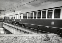 169800 Afbeelding van de internationale trein Rheingold bij het N.S.-station Amsterdam Amstel te Amsterdam.